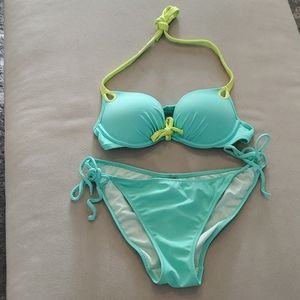 Victoria's Secret 34A, M